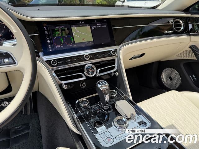 Bentley Flying Spur 2023 — Фото 12/18