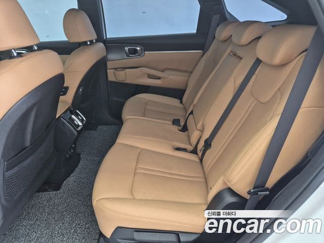 Kia Sorento 2023 — Şəkil 8/20