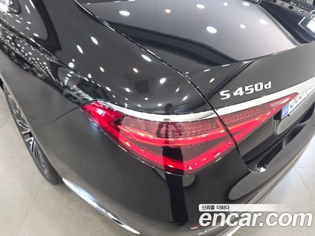 Mercedes-Benz S-Class 2025 — Photo 8/20