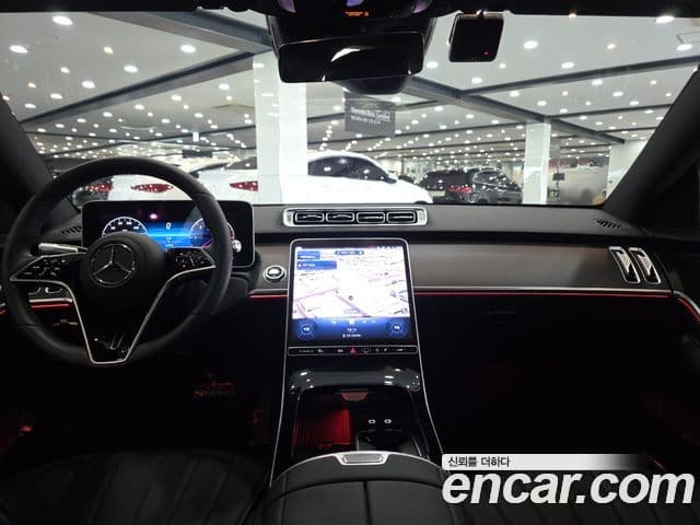 Mercedes-Benz S-Class 2025 — Photo 13/20