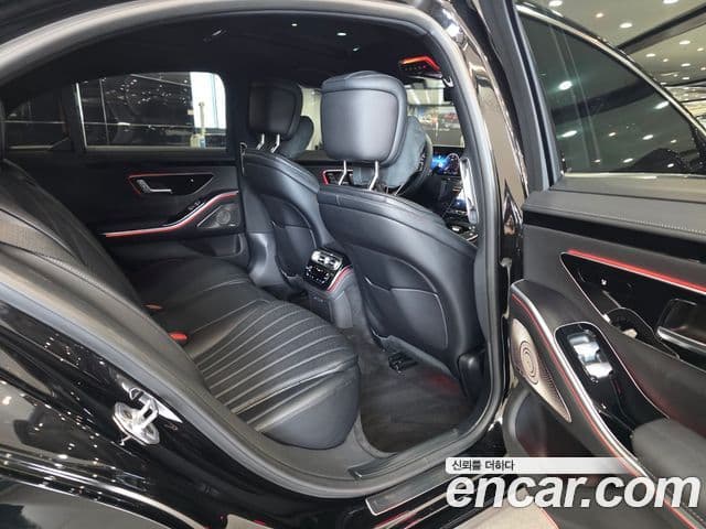 Mercedes-Benz S-Class 2025 — Photo 18/20