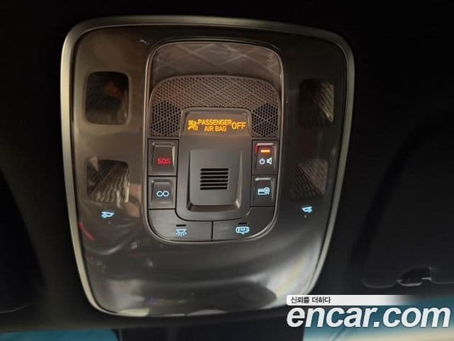 Genesis GV70 2021 — ფოტო 16/20