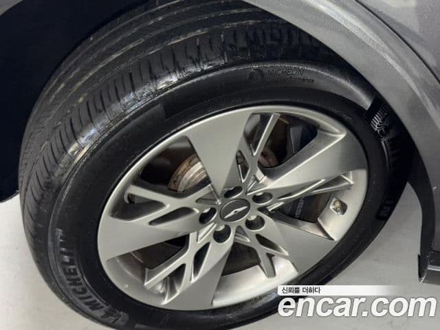 Genesis GV70 2021 — ფოტო 20/20