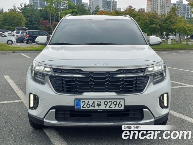 Kia Seltos 2022 — ფოტო 1/20