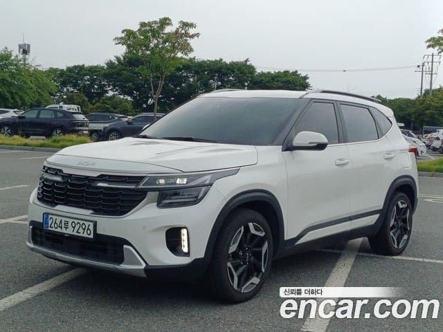 Kia Seltos 2022 — ფოტო 2/20