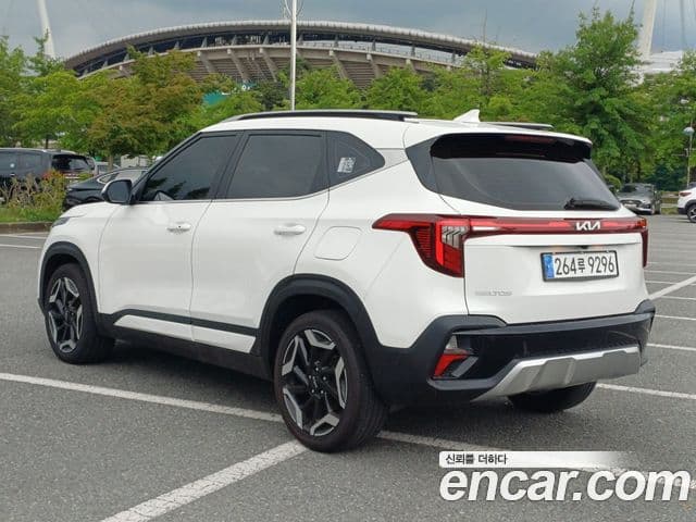Kia Seltos 2022 — ფოტო 3/20
