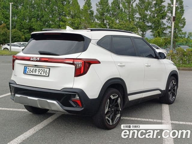 Kia Seltos 2022 — ფოტო 5/20