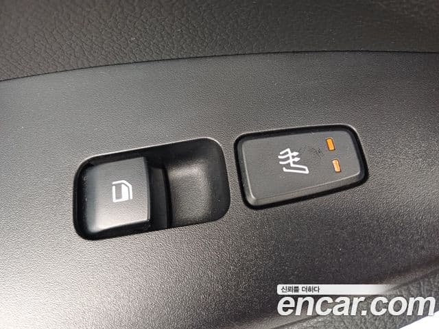 Kia Seltos 2022 — ფოტო 17/20