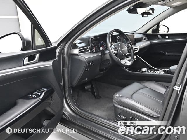 Kia K5 2022 — Şəkil 10/20