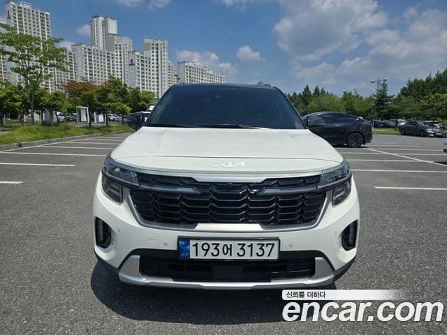 Kia Seltos 2023 — Şəkil 3/18
