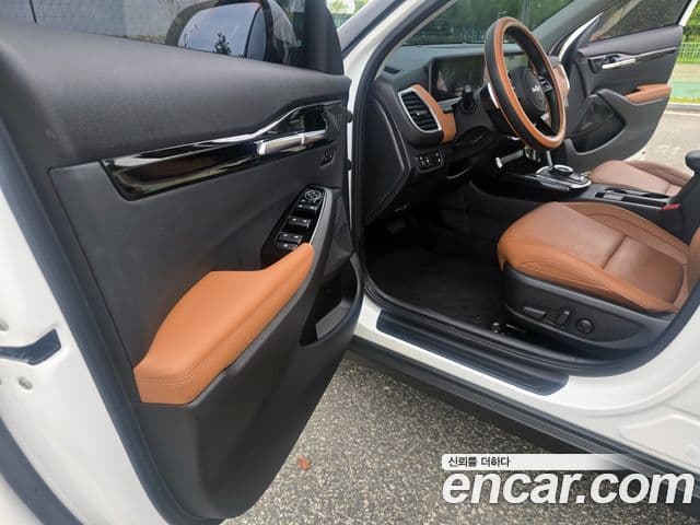 Kia Seltos 2023 — Şəkil 8/18