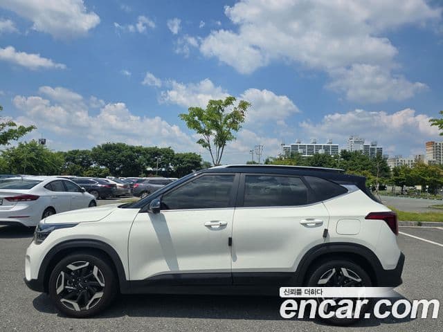 Kia Seltos 2023 — Şəkil 16/18