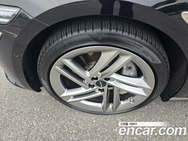 Genesis G80 2024 — Photo 14/20