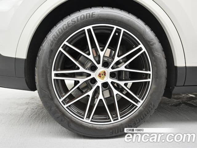 Porsche Cayenne 2024 — Photo 14/20