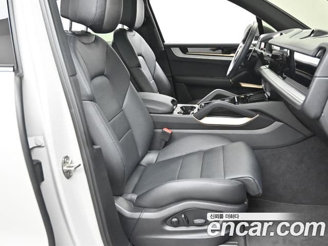 Porsche Cayenne 2024 — Photo 17/20