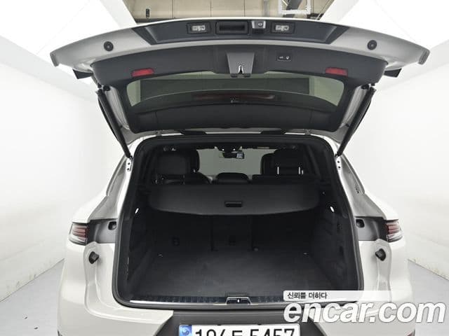 Porsche Cayenne 2024 — Photo 10/20