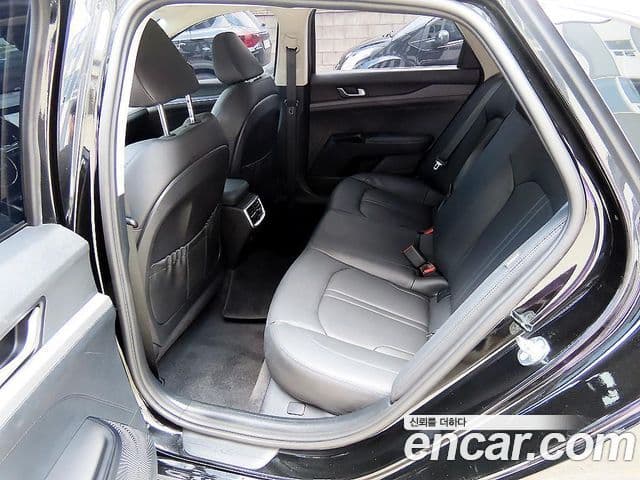 Kia K5 2023 — ფოტო 5/20