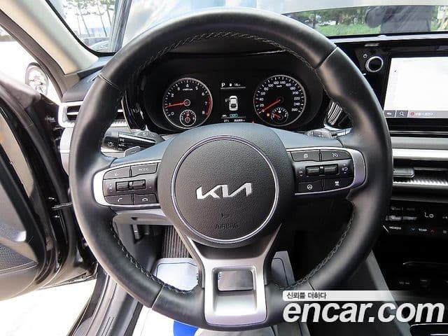 Kia K5 2023 — ფოტო 6/20