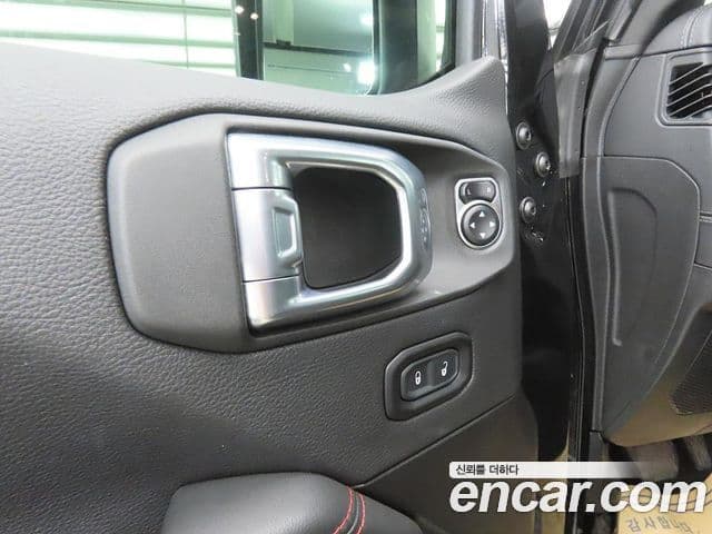 Jeep Gladiator 2025 — ფოტო 15/20