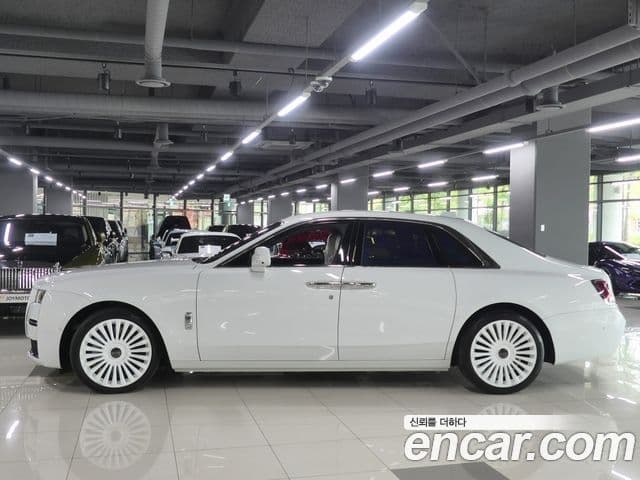 Rolls-Royce Ghost 2021 — ფოტო 1/16