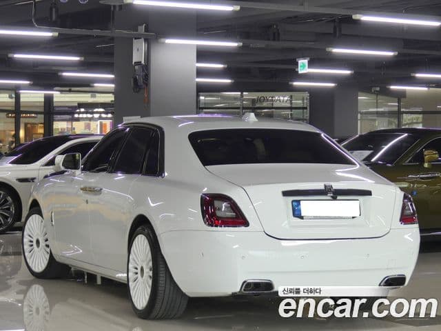 Rolls-Royce Ghost 2021 — ფოტო 2/16