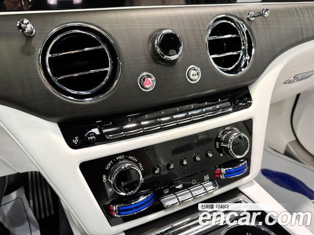 Rolls-Royce Ghost 2021 — ფოტო 8/16