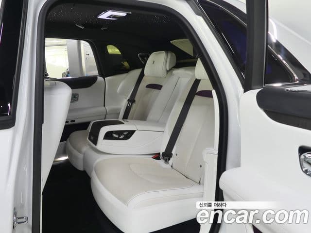 Rolls-Royce Ghost 2021 — ფოტო 12/16