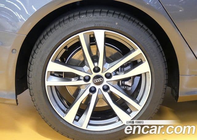 Audi A6 2022 — ფოტო 5/20