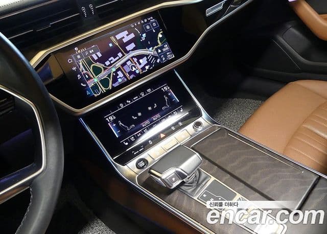 Audi A6 2022 — ფოტო 13/20