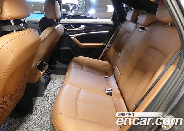 Audi A6 2022 — ფოტო 18/20