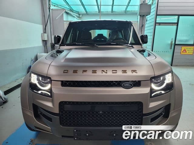 Land Rover Defender 2025 — Photo 3/20
