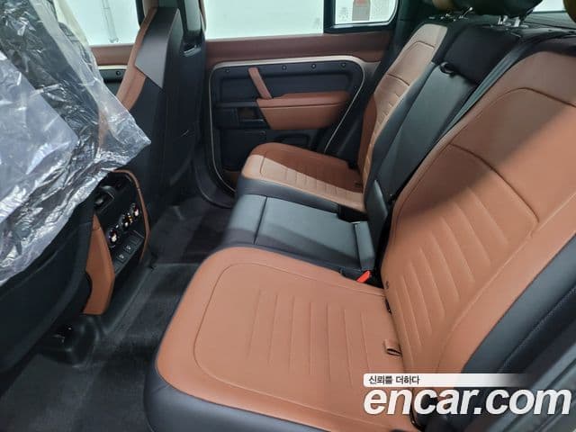 Land Rover Defender 2025 — Photo 11/20