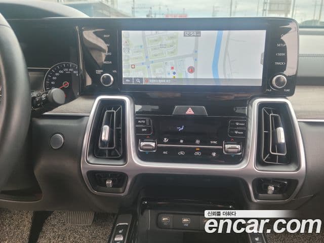 Kia Sorento 2022 — ფოტო 18/20