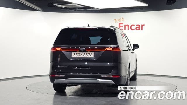 Kia Carnival 2021 — ფოტო 4/20