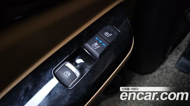 Kia Carnival 2021 — Şəkil 18/20