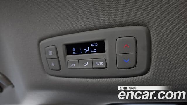 Kia Carnival 2021 — ფოტო 19/20