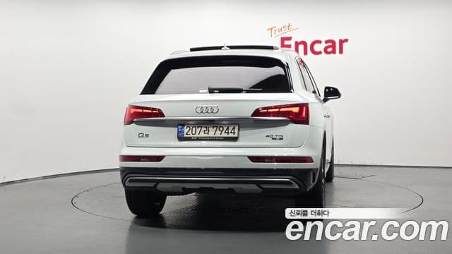 Audi Q5 2023 — ფოტო 4/20