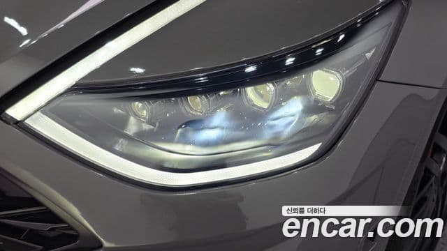 Hyundai Sonata Hybrid 2021 — Şəkil 14/34