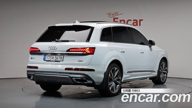 Audi Q7 2020 — Şəkil 2/20