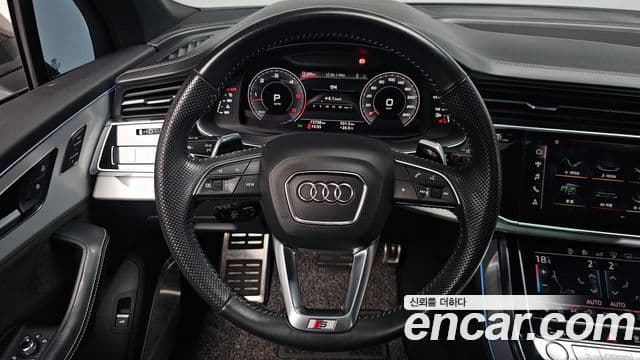 Audi Q7 2020 — Şəkil 13/20