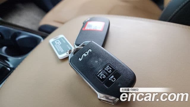 Kia Carnival 2022 — Şəkil 15/20