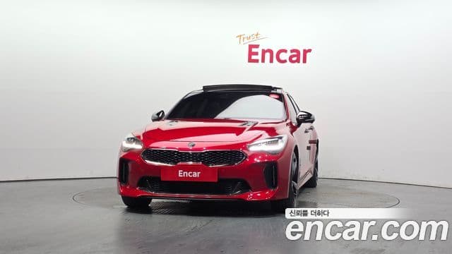 Kia Stinger 2022 — Фото 2/20