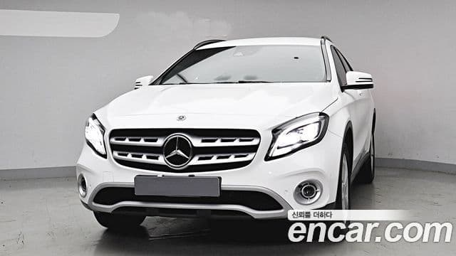 Mercedes-Benz GLA-Class 2018 — ფოტო 2/17