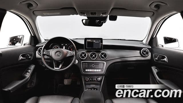 Mercedes-Benz GLA-Class 2018 — ფოტო 6/17
