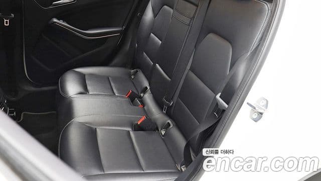 Mercedes-Benz GLA-Class 2018 — ფოტო 13/17