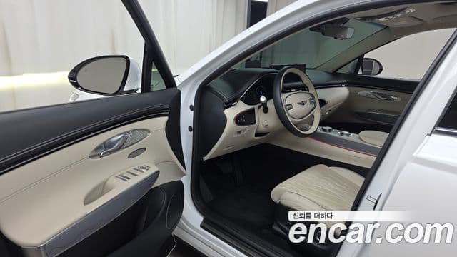Genesis GV70 2023 — Şəkil 9/20