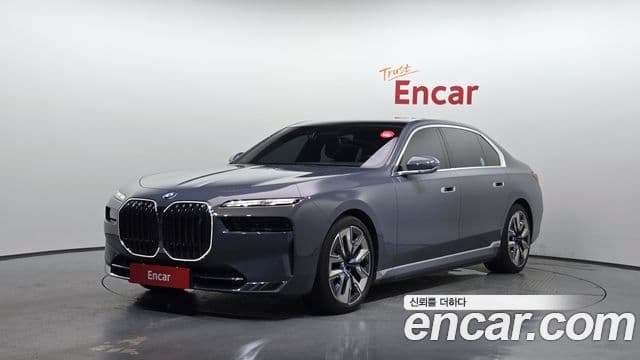 BMW i7 2023 — Photo 20/37