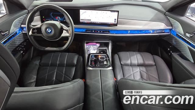 BMW i7 2023 — Photo 19/37