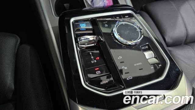 BMW i7 2023 — Photo 7/37