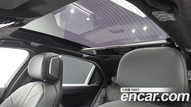 BMW i7 2023 — Photo 10/37